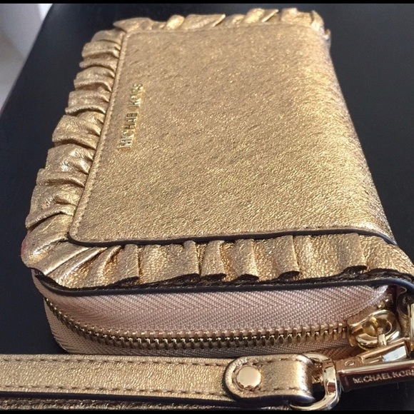 Michael Kors Handbags - MICHAEL KORS NEW RUFFLE WRISTLET